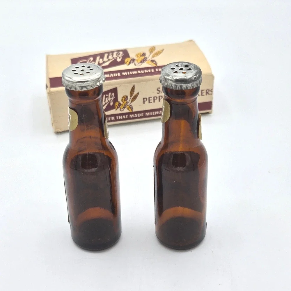 Vintage Schlitz Salt‎ and Pepper Shaker Set in Original Box